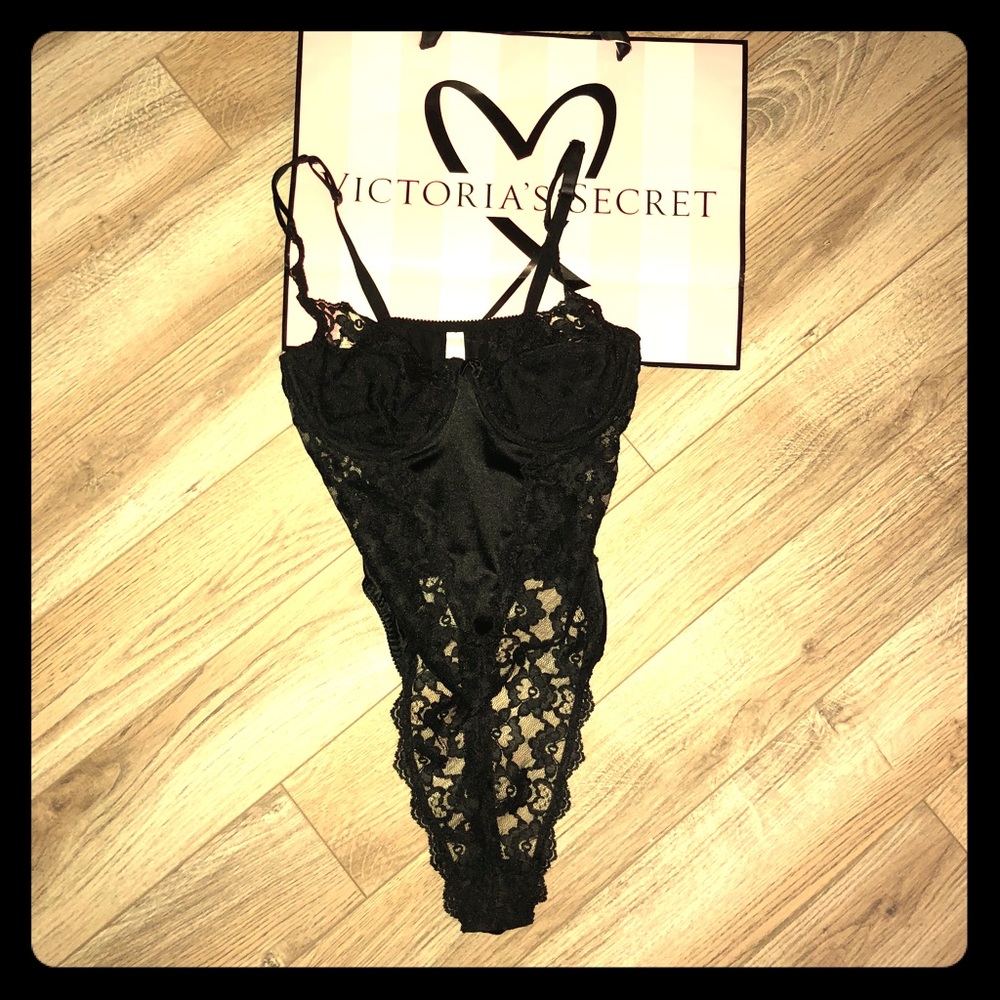 VICTORIA’S SECRET SZ 38C BLACK TEDDY
